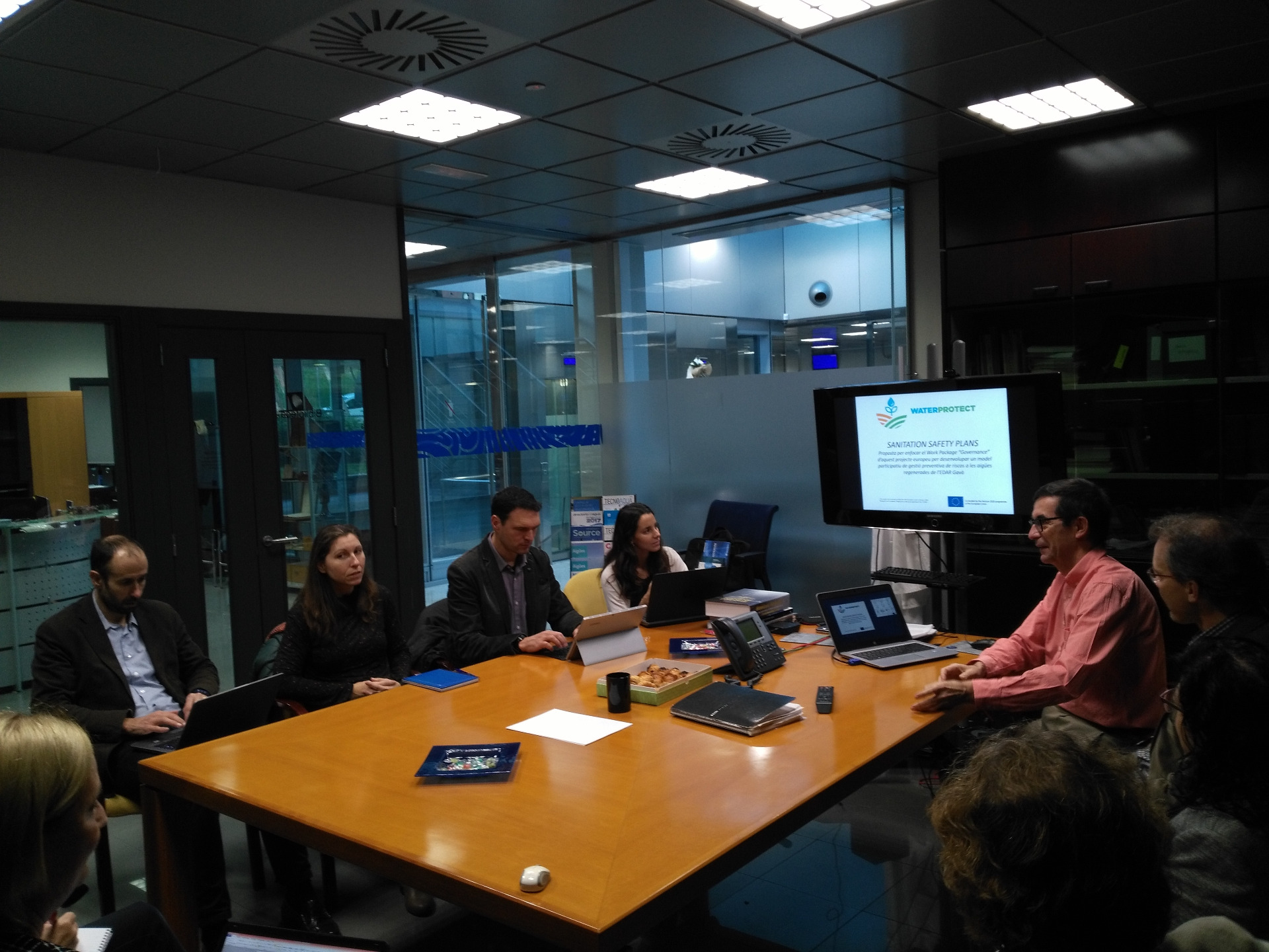 Reunión para implementar un model participativo de gestión preventiva de riesgos del agua regenerada de la EDAR de Gavà (20/12/2018)